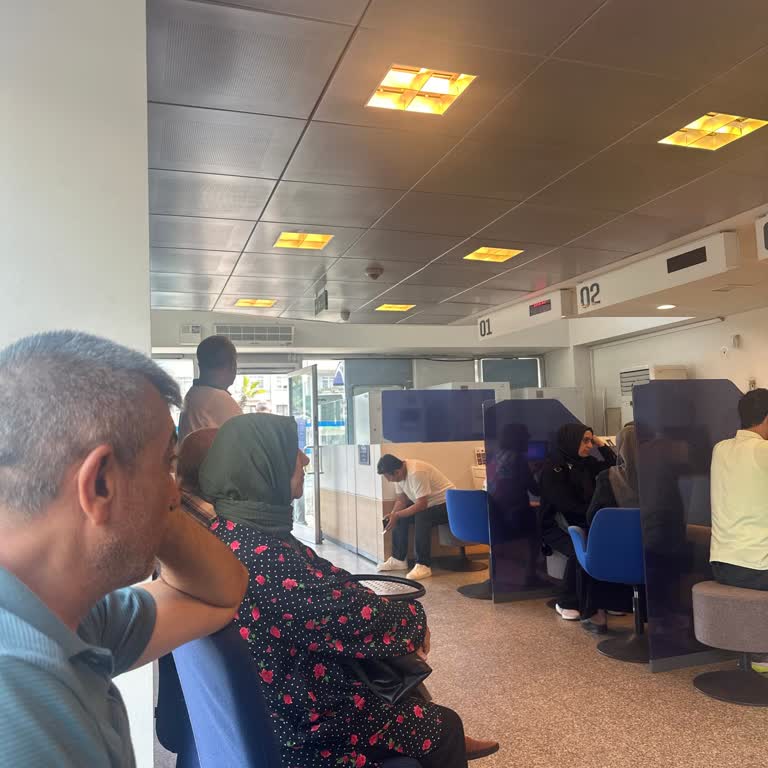 Yapı Kredi Bankası Kocaeli Derince Şubesi'nde Yetersiz Hizmet