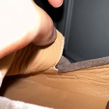 Pelin'in Ayakkabıları Ayakkabı Dikişleri Çok Sert Ve Çözüm Bulunmuyor