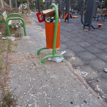 Mamak Belediyesi Parkın Pislik İçinde Olması