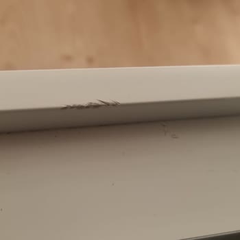 Philips Çalışanları TV Ünitemi Kırdı