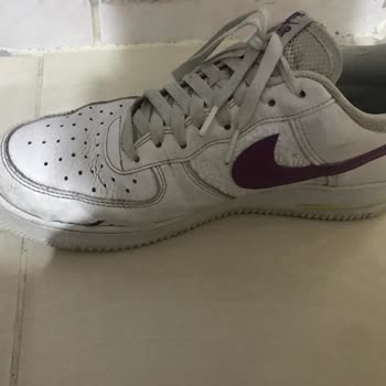 Sneaks Up Nike Ayakkabı Sağ Ayakkabının Yırtılması