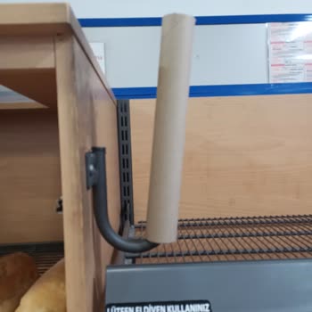 BİM Market Adeta Kaderine Terk Edilmiş