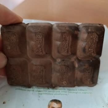 Nestle Çikolata Tarihi Geçmemiş Ama İçi Bozuk