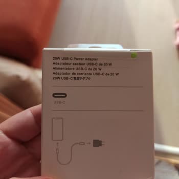 Apple Store'dan Adaptör Orijinal Olmadığı İçin İade Etmek İstiyorum