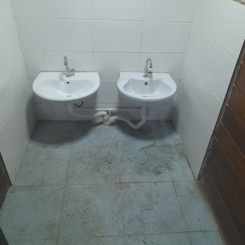Başiskele Belediyesi Başiskele Sahili Mescit Ve Şadırvan Pislik İçinde