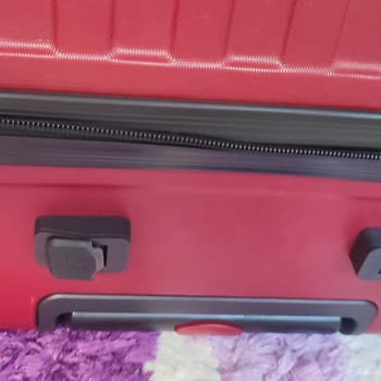 A101 Raboom Marka Valiz Çok Dayanıksız