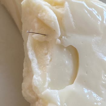 Karper Üçgen Peynir İçinden Kıl Çıktı