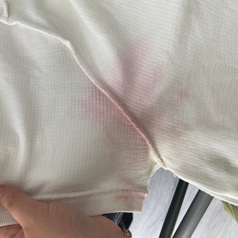 Blade Parfüm Blade Deodorant Ve Roll-on Giysilerimizi Mahvediyor