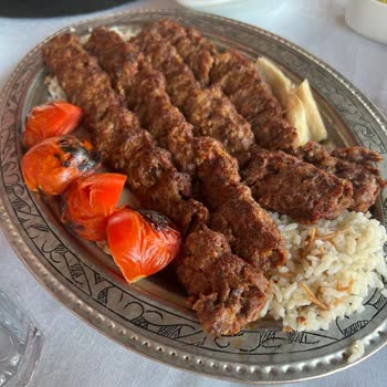 Canbazoğlu Et Mangal Kahvaltı İnsanları Göz Göre Göre Yanıltıyor!