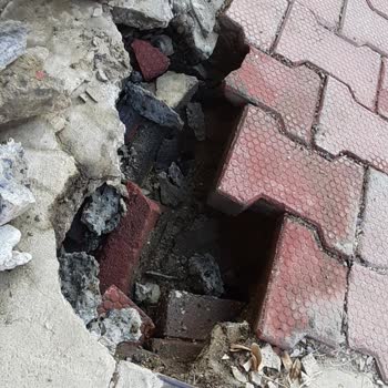 İBB - İstanbul Büyükşehir Belediyesi Kaldırım Ve Yol Çökmeleri