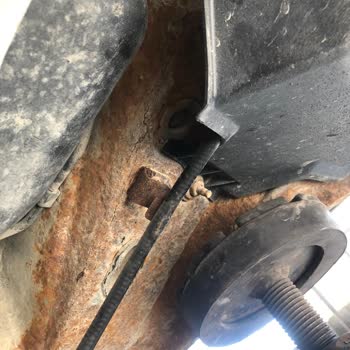 Toyota Aracın Alt Şasi Demirlerinin Çürümesi
