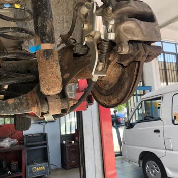 Toyota Aracın Alt Şasi Demirlerinin Çürümesi