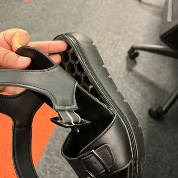 Polaris 3 Gün İçerisinde Aldığım Sandalet Koptu