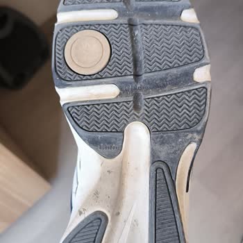 Nike Ayakkabı Tabanı Sesi
