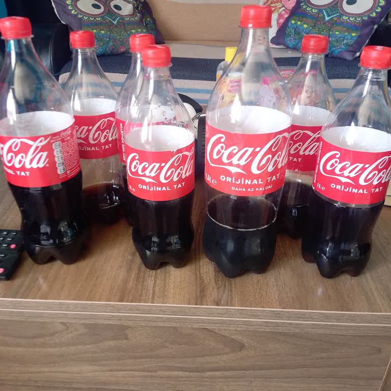 Coca-Cola'nın Asitsiz Ve Şekerli Lezzeti Hayal Kırıklığı Yarattı