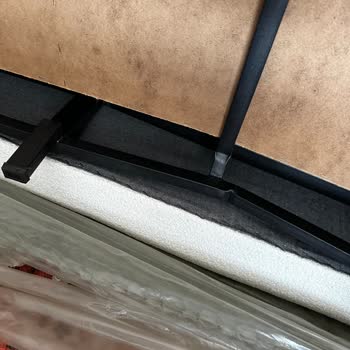 Vivense Koltuk Demiri Bozuk Ve Ezilmiş Geldi