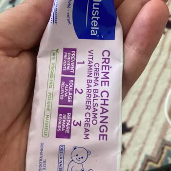 Mustela Pişik Kremi Sivilce Yapıyor.