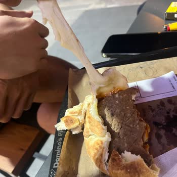 İşçi Blokları Domino's Çiğ Ürün Ve Kalitesiz Servis