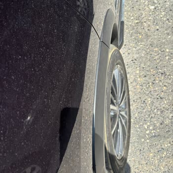 Chery Tiggo 8 Pro Aracın Arka Sağ Ve Sol Tekerlekleri Yamuk