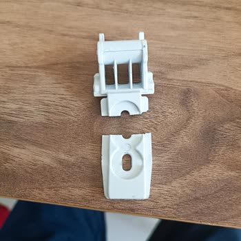 Uğur Soğutma Ued 7246 Derin Dondurucunun Kapı Kolu