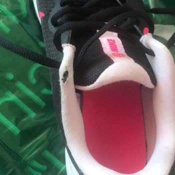 Deichmann Ürünlerinin Arkasında Durmuyor