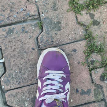 Hummel Ayakkabıda Kırılma Yaşanması.