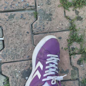 Hummel Ayakkabıda Kırılma Yaşanması.