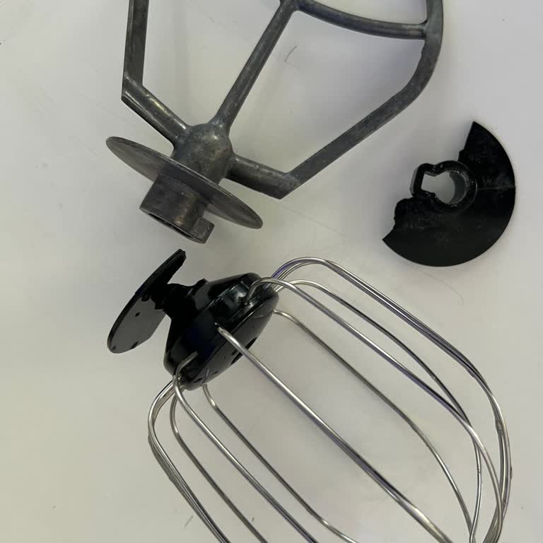 Emsan Belli Gusto Stand Mikser Kırılan Parça