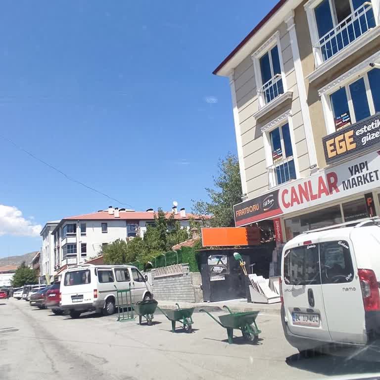 Emniyet Genel Müdürlüğü Erzincan'da Park Alanı Sorunu: Yol Üzerinde Haksız İşgal