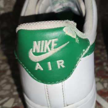 Nike Ayakkabıda Boya Soyulması Ve Dikiş Atması