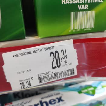 Özkuruşlar Market Sensodyne Promosyon Bardağını Ücretli Satıyor