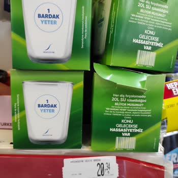 Özkuruşlar Market Sensodyne Promosyon Bardağını Ücretli Satıyor