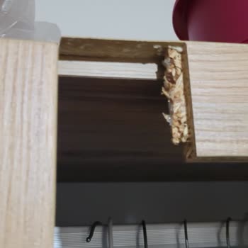 Vivense Gardırop Kapak Kalitesizliği Ve Kırılma Sorunu