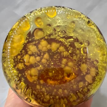 Altın Bal Kavanozun Tabanında Beyaz Kitleler Oluştu