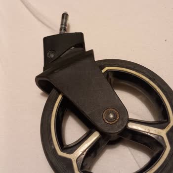 Kraft Bebek Arabası Tekerlek Kırılması