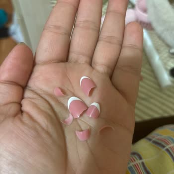 Kanyon AVM Watsons Beauty Bir Tırnağı Bu Kadar Kötü Yapamazsın