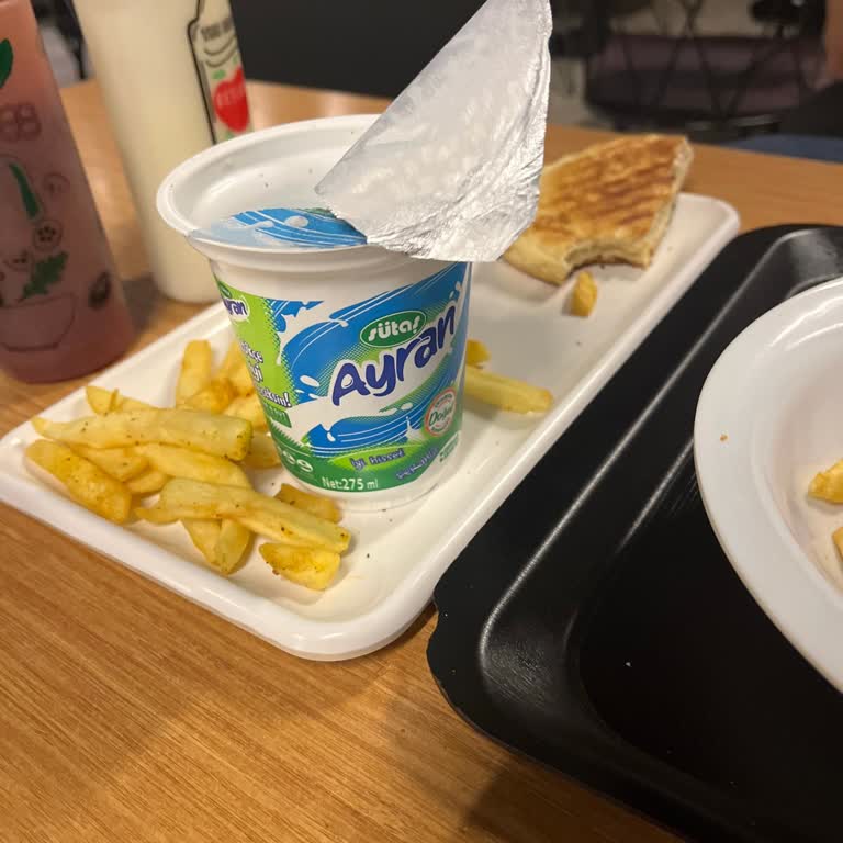 Ankara Etlik Şehir Hastanesi Kıl Çıktı Yemekten