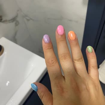 Ayşe Muslu Beauty Center Amatör Tırnak Hizmeti Ve Yüksek Ücret