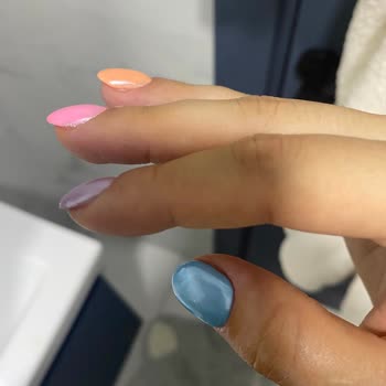 Ayşe Muslu Beauty Center Amatör Tırnak Hizmeti Ve Yüksek Ücret