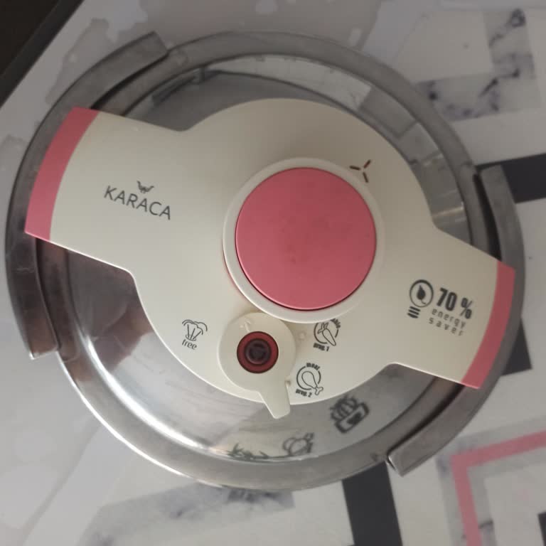 Karaca Züccaciye Karaca Düdüklü Kapağı Hava Kaçırıyor