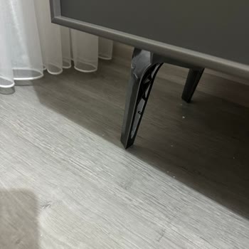 Divanev Ayakları Yanlış Takılan Çizik Şifonyer