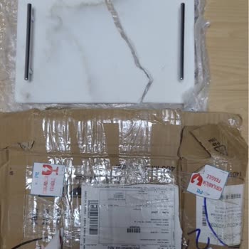 PTT Kargo PTT Kırılabilir Etiketi Olmasına Rağmen Ürünü Kırık Teslim Ediyor.