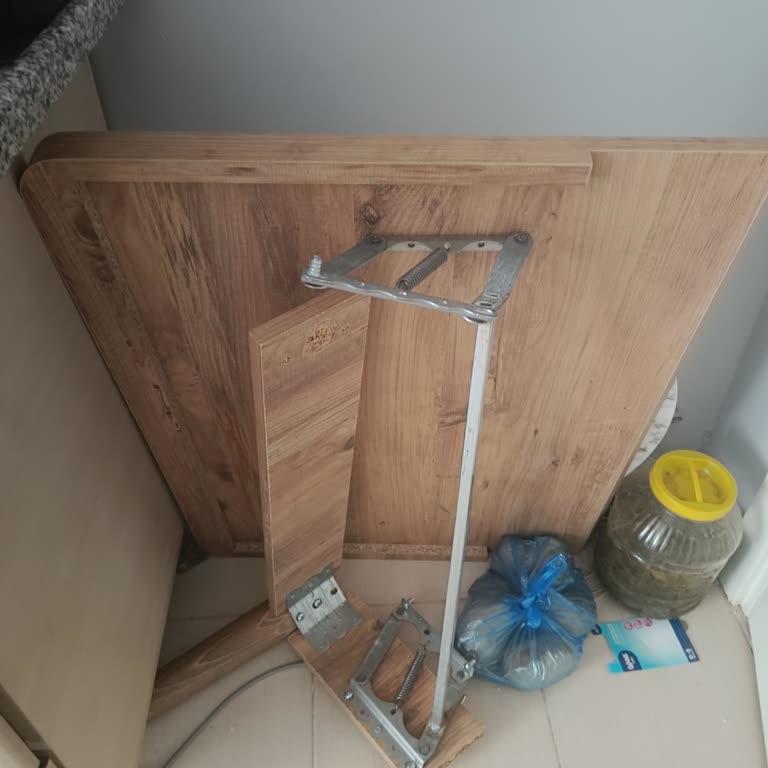 Evkur Alışveriş Mutfak Masası Ortadan İkiye Ayrıldı!