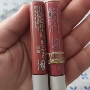 Gratis Beulis Marka Ruj Renk Hatası