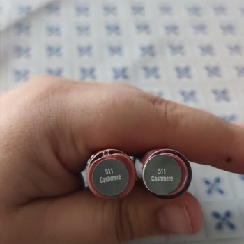 Gratis Beulis Marka Ruj Renk Hatası