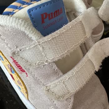 Puma Çocuk Ayakkabısı Yağmurda Islanması Sonucu Taş Gibi Sertleşti.