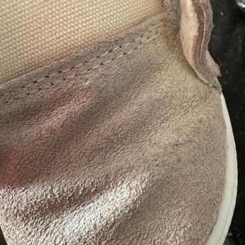 Puma Çocuk Ayakkabısı Yağmurda Islanması Sonucu Taş Gibi Sertleşti.