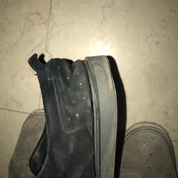 Elle Ayakkabı Dağıldı. Topuk Eridi