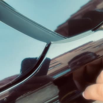 Avek Otomotiv Servis Avek Ümraniye'de Yapılan Seramik Kaplama Ve Kaput Koruma Sorunu