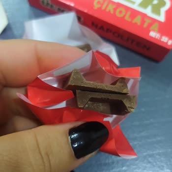 Böcekli Ülker Napoliten Çekmeceli Çikolata Hakkında